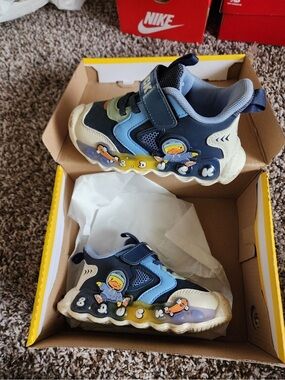 Kids Navy and Light Blue Duck Accent Light-Up Sneakers